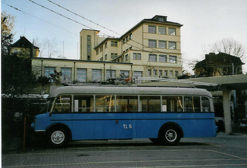(081'837) - TL Lausanne (Rtrobus) - Nr. 5 - FBW/Eggli Trolleybus (ex Nr. 505; ex Nr. 5) am 18. Dezember 2005 in Lausanne, Dpt Borde