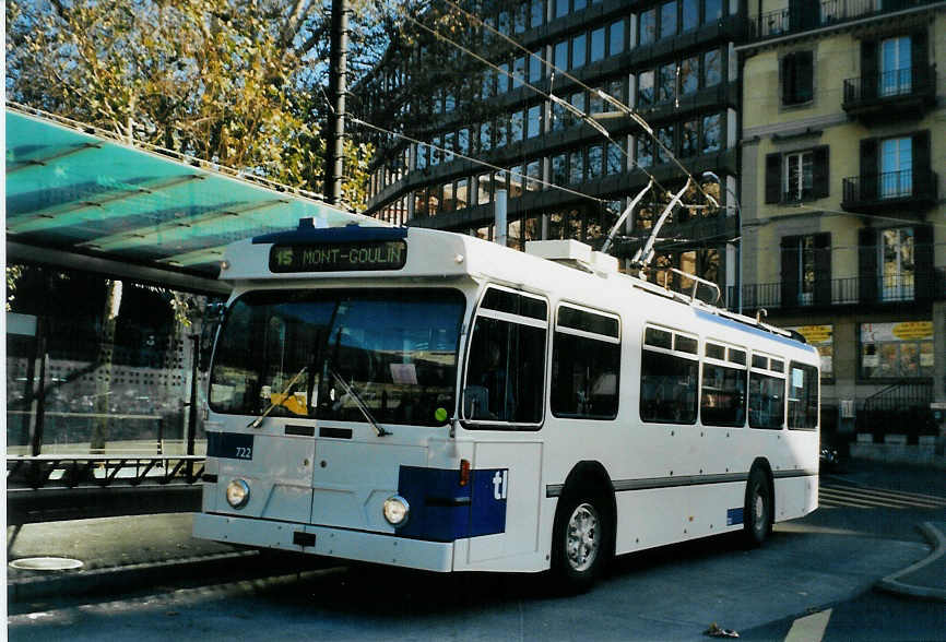 (081'916) - TL Lausanne - Nr. 722 - FBW/Hess Trolleybus am 18. Dezember 2005 in Lausanne, Chauderon 