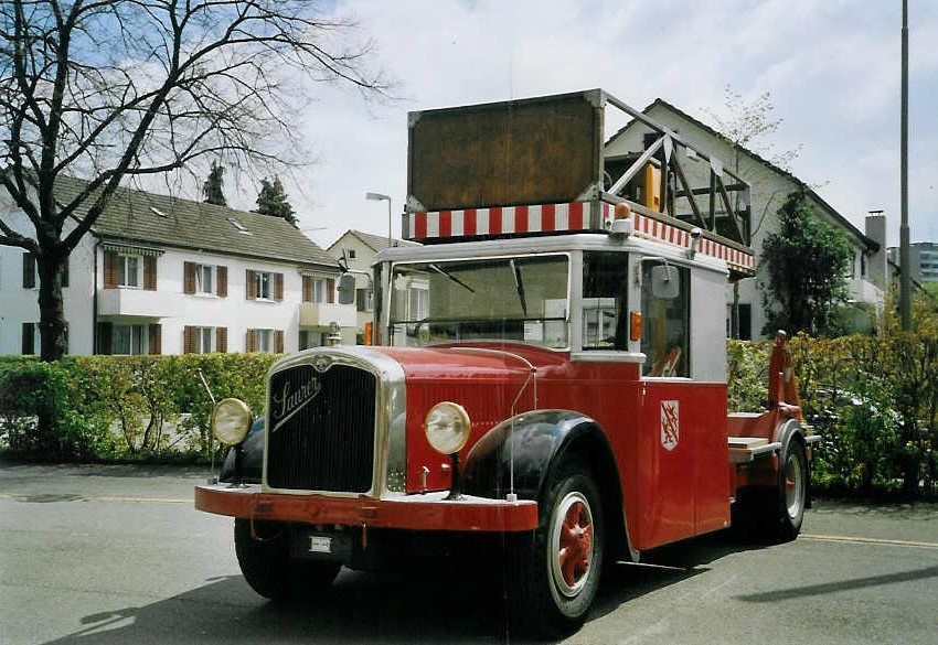 (067'118) - Aus dem Archiv: WV Winterthur - Saurer/Saurer (ex Bus Nr. 2) am 24. April 2004 in Winterthur, Depot Deutweg