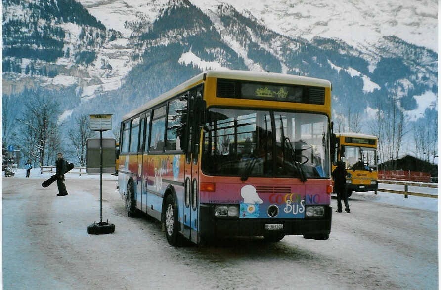(082'014) - AVG Grindelwald - Nr. 19/BE 363'305 - Vetter am 24. Dezember 2005 beim Bahnhof Grindelwald