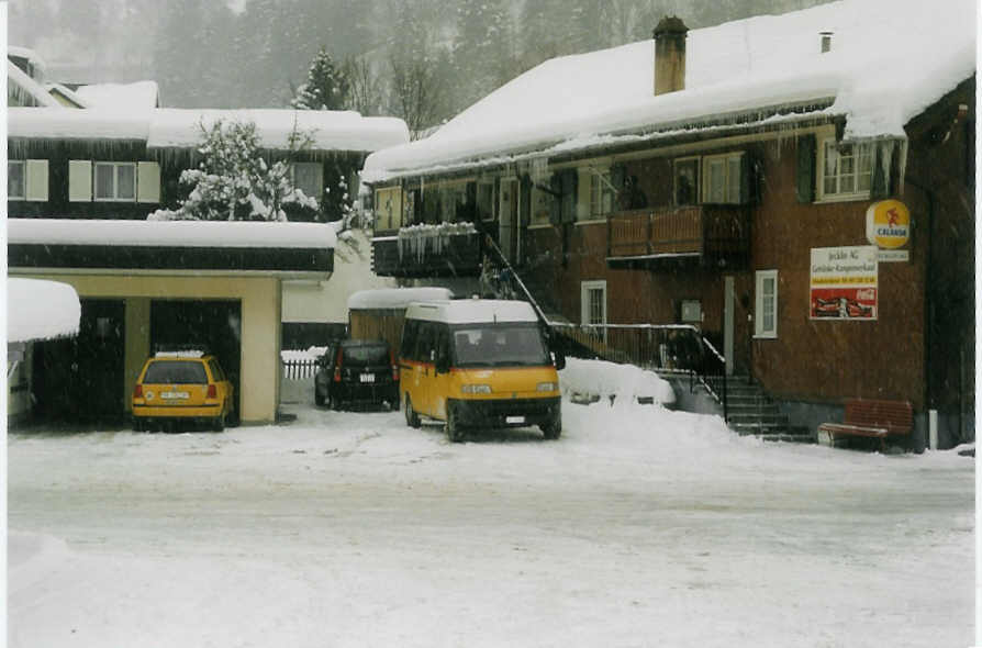 (082'325) - Hartmann, Kblis - Nr. 10/GR 32'598 - Fiat am 1. Januar 2006 beim Bahnhof Schiers