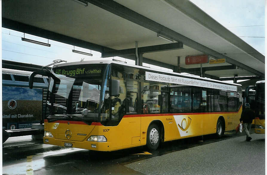 (083'021) - Voegtlin-Meyer, Brugg - Nr. 100/AG 19'176 - Mercedes am 18. Februar 2006 beim Bahnhof Brugg