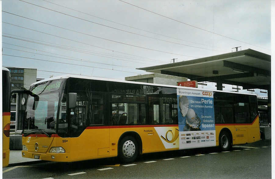 (083'032) - Voegtlin-Meyer, Brugg - Nr. 99/AG 15'700 - Mercedes am 18. Februar 2006 beim Bahnhof Brugg