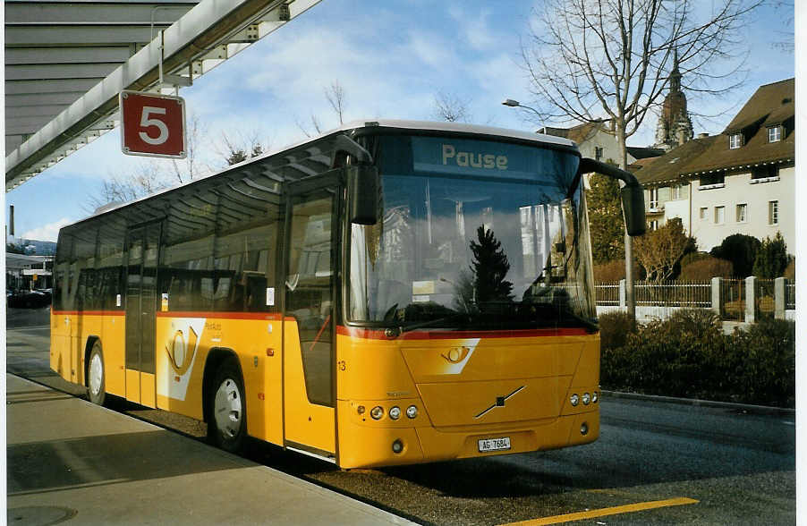 (083'107) - Tschannen, Zofingen - Nr. 13/AG 7684 - Volvo am 18. Februar 2006 beim Bahnhof Zofingen