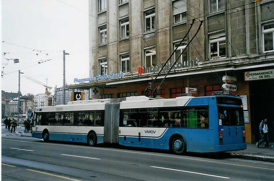 (083'726) - TL Lausanne (VMCV 7) - Nr. 614 - Van Hool Gelenktrolleybus am 6. Mrz 2006 in Lausanne, Bel-Air