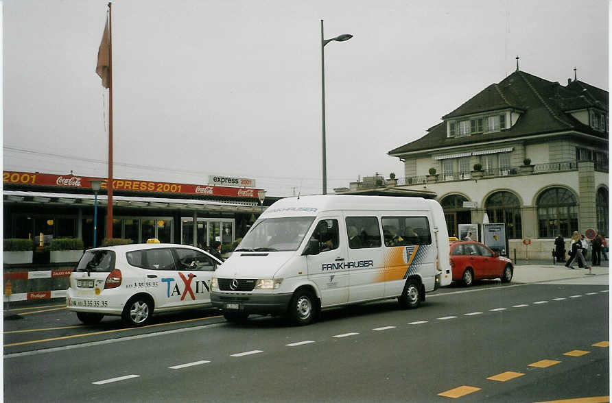 (084'416) - Fankhauser, Sigriswil - BE 253'720 - Mercedes am 29. April 2006 beim Bahnhof Thun