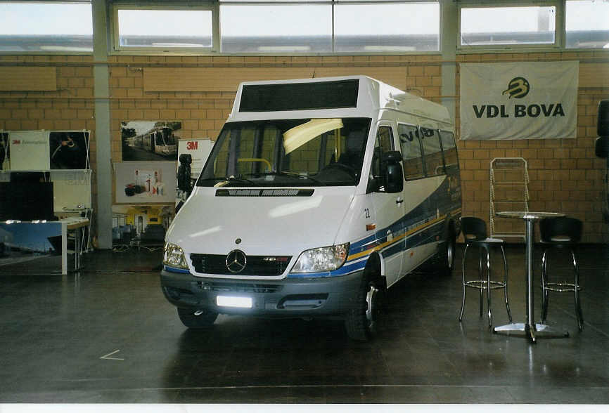 (084'728) - MobiCit, La Chaux-de-Fonds - Nr. 22/NE 113'822 - Mercedes am 8. Mai 2006 in Thun, Expo