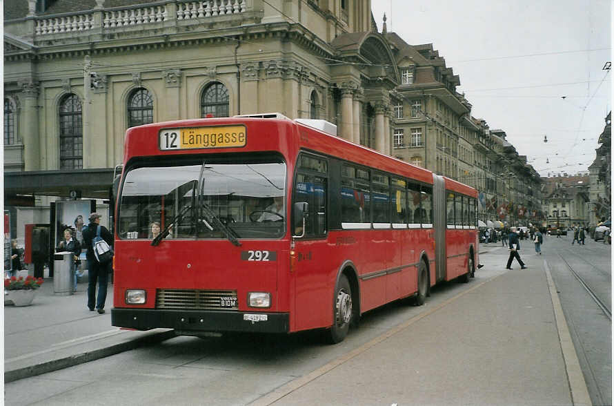 (084'815) - Bernmobil, Bern - Nr. 292/BE 419'292 - Volvo/R&J-Hess-Gangloff am 10. Mai 2006 beim Bahnhof Bern