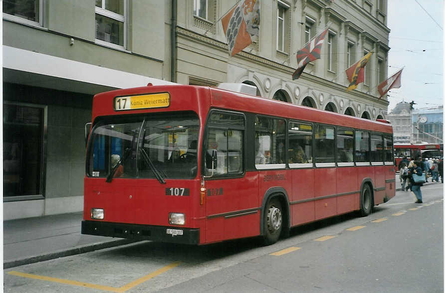 (084'836) - Bernmobil, Bern - Nr. 107/BE 500'107 - Volvo/R&J am 10. Mai 2006 beim Bahnhof Bern