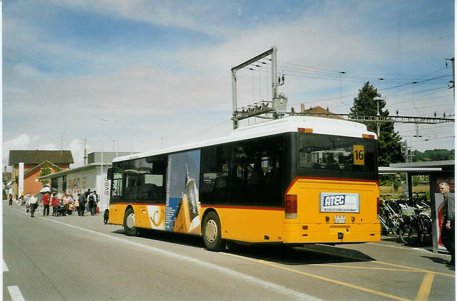 (085'002) - Klopfstein, Laupen - Nr. 5/BE 316'773 - Setra am 13. Mai 2006 beim Bahnhof Aarberg
