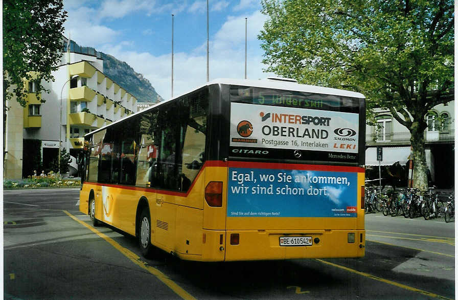 (085'427) - PostAuto Bern - BE 610'542 - Mercedes (ex P 25'380) am 21. Mai 2006 beim Bahnhof Interlaken West