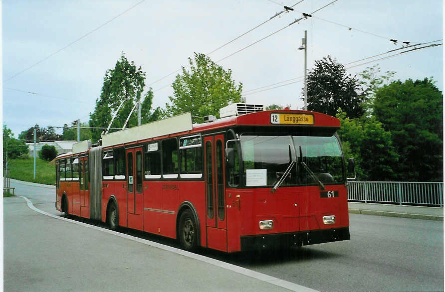 (085'732) - Bernmobil, Bern - Nr. 61 - FBW/Hess Gelenktrolleybus am 28. Mai 2006 in Bern, Zentrum Paul Klee