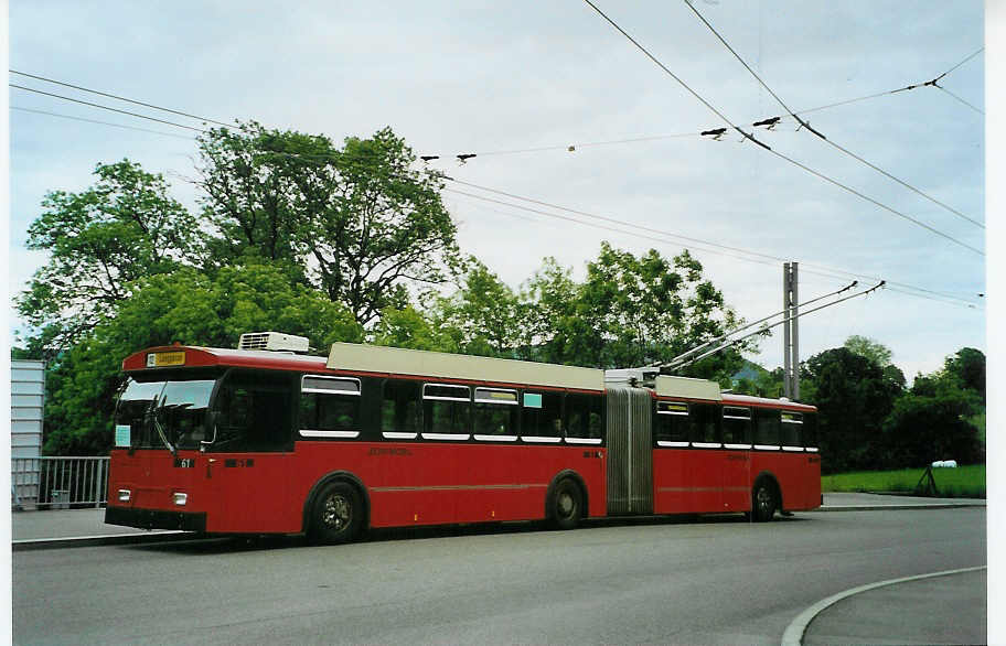 (085'734) - Bernmobil, Bern - Nr. 61 - FBW/Hess Gelenktrolleybus am 28. Mai 2006 in Bern, Zentrum Paul Klee