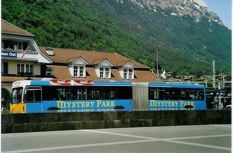 (085'818) - PostAuto Bern - BE 610'549 - Volvo/R&J (ex VB Biel Nr. 133) am 3. Juni 2006 beim Bahnhof Interlaken Ost