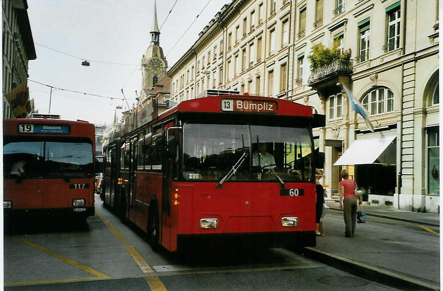 (086'220) - Bernmobil, Bern - Nr. 60 - FBW/Hess Gelenktrolleybus am 16. Juni 2006 beim Bahnhof Bern