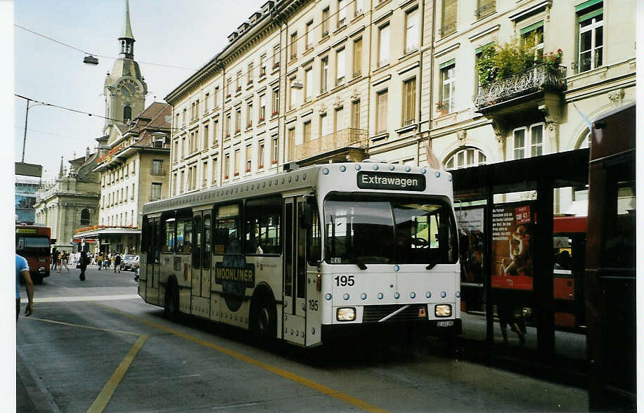 (086'222) - Bernmobil, Bern - Nr. 195/BE 451'195 - Volvo/Gangloff am 16. Juni 2006 beim Bahnhof Bern