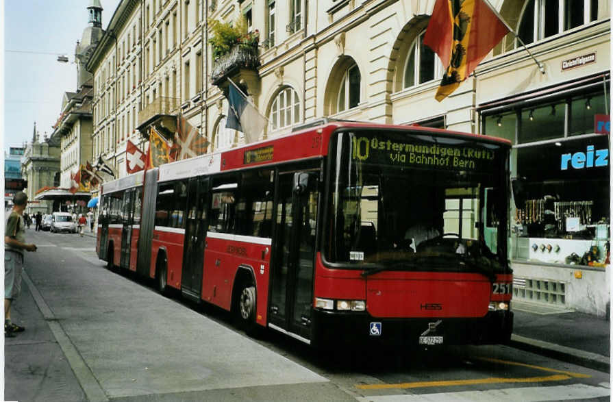 (086'225) - Bernmobil, Bern - Nr. 251/BE 572'251 - Volvo/Hess am 16. Juni 2006 beim Bahnhof Bern