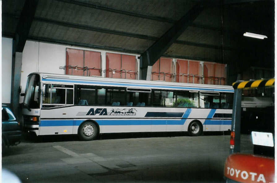 (087'303) - AFA Adelboden - Nr. 32 - Setra (ex Nr. 14; ex Nr. 4; ex AAGI Interlaken Nr. 32) am 16. Juli 2006 im Autobahnhof Adelboden