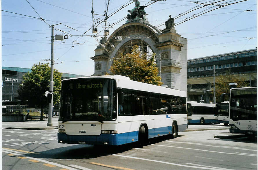 (087'513) - VBL Luzern - Nr. 612/LU 202'612 - Scania/Hess am 25. Juli 2006 beim Bahnhof Luzern