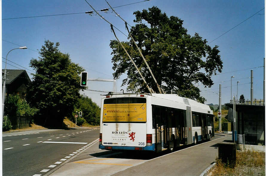 (087'527) - VBL Luzern - Nr. 208 - Hess/Hess Gelenktrolleybus am 25. Juli 2006 in Luzern, Unterlchli