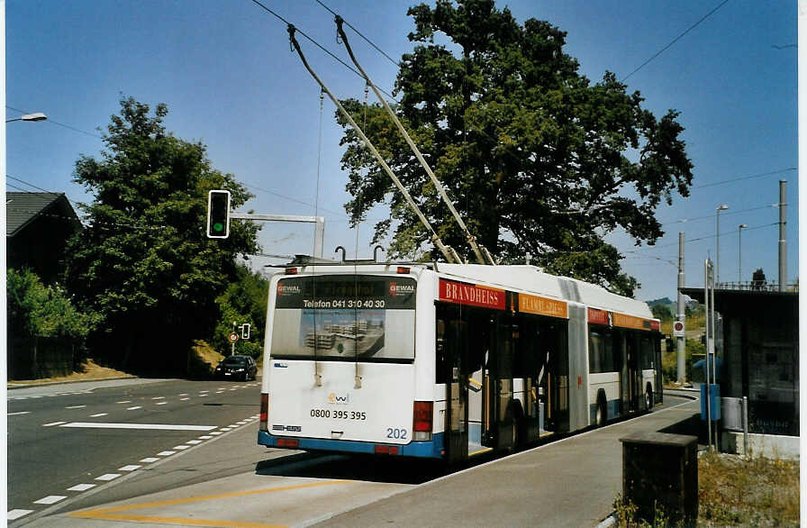 (087'535) - VBL Luzern - Nr. 202 - Hess/Hess Gelenktrolleybus am 25. Juli 2006 in Luzern, Unterlchli