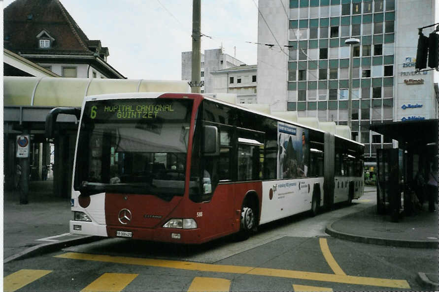 (087'709) - TPF Fribourg - Nr. 588/FR 300'429 - Mercedes am 26. Juli 2006 beim Bahnhof Fribourg