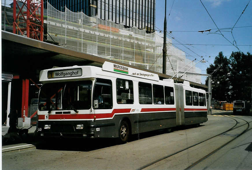 (088'033) - VBSG St. Gallen - Nr. 103 - Saurer/Hess Gelenktrolleybus am 28. Juli 2006 beim Bahnhof St. Gallen