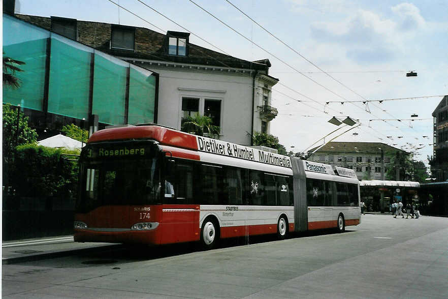 (088'206) - SW Winterthur - Nr. 174 - Solaris Gelenktrolleybus am 28. Juli 2006 beim Hauptbahnhof Winterthur