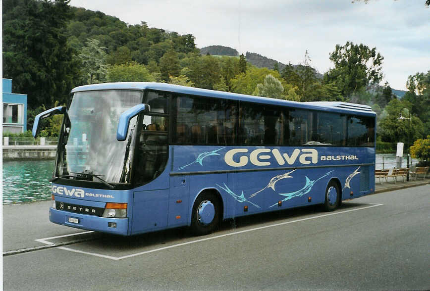 (089'005) - GEWA, Balsthal - SO 64'987 - Setra am 18. August 2006 bei der Schifflndte Thun
