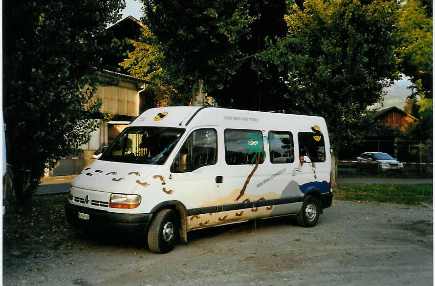 (089'318) - Stuker, Melchnau - Nr. 4/BE 547'942 - Renault am 25. August 2006 in Thun, Lachenwiese