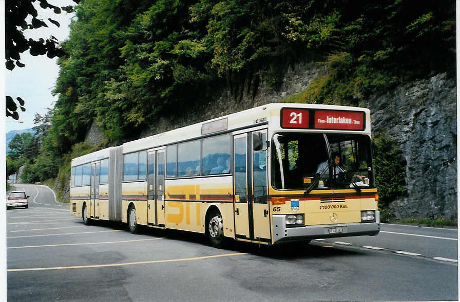 (089'409) - STI Thun - Nr. 65/BE 435'065 - Mercedes am 2. September 2006 in der Beatenbucht