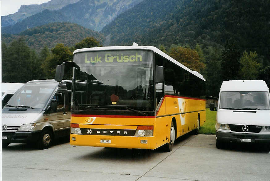 (089'514) - Luk, Grsch - GR 695 - Setra (ex PostAuto Graubnden; ex P 26'018) am 3. September 2006 in Interlaken, Flugplatz