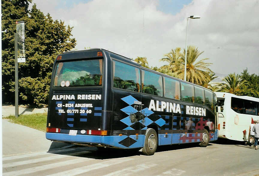 (089'914) - Aus der Schweiz: Alpina, Adliswil - ZH 604'497 - Mercedes am 6. Oktober 2006 in Barcelona, Montjuc