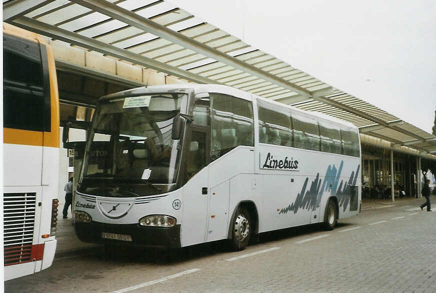 (090'130) - Yuste, Lliria - Nr. 141/V 0741 GS - Volvo/Irizar am 9. Oktober 2006 beim Bahnhof Girona