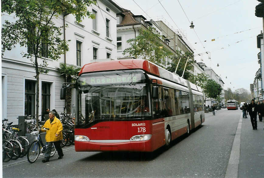 (090'513) - SW Winterthur - Nr. 178 - Solaris Gelenktrolleybus am 11. November 2006 beim Hauptbahnhof Winterthur