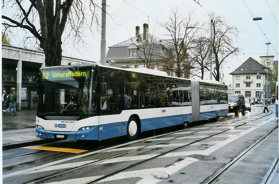 (090'627) - VBZ Zrich - Nr. 547/ZH 730'547 - Neoplan am 11. November 2006 beim Bahnhof Zrich-Oerlikon