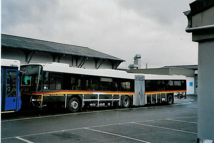 (090'713) - PostAuto Bern-Freiburg-Solothurn - Nr. 613 - Volvo/Hess (ex P 27'733) am 12. November 2006 in Bellach, Hess
