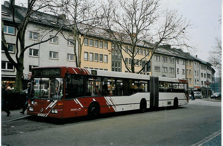 (091'102) - VAG Freiburg - Nr. 960/FR-SW 960 - Mercedes am 23. Dezember 2006 in Freiburg, Siegesdenkmal