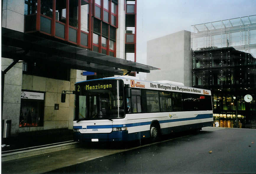 (091'336) - ZVB Zug - Nr. 126/ZG 3386 - Scania/Hess (ex Nr. 156) am 1. Januar 2006 beim Bahnhof Zug