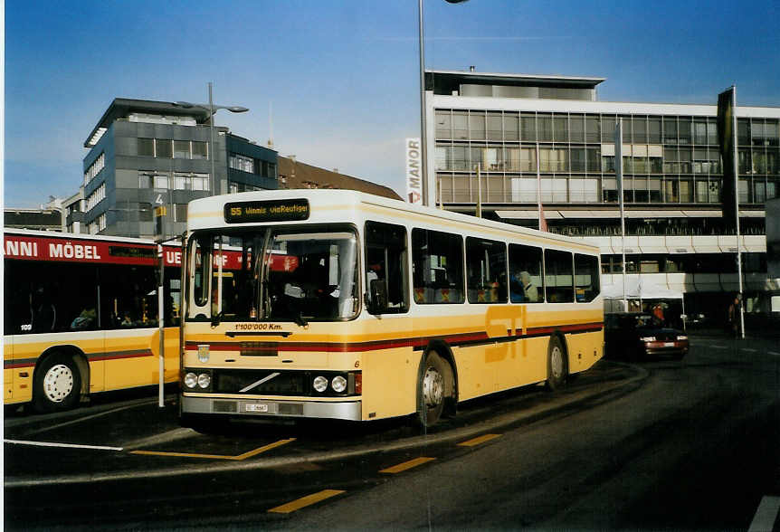 (091'834) - STI Thun - Nr. 6/BE 26'667 - Volvo/FHS (ex TSG Blumenstein Nr. 6) am 5. Februar 2007 beim Bahnhof Thun