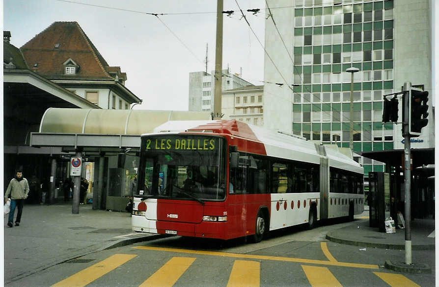 (092'114) - TPF Fribourg - Nr. 515/FR 300'395 - MAN/Hess Gelenkduobus am 17. Februar 2007 beim Bahnhof Fribourg