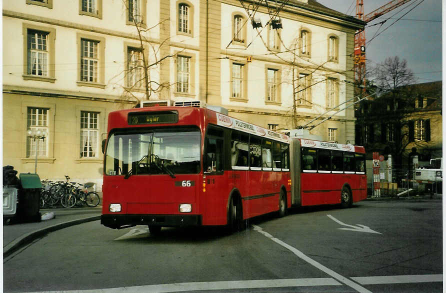 (092'204) - Bernmobil, Bern - Nr. 66 - Volvo/Hess Gelenktrolleybus am 19. Februar 2007 beim Bahnhof Bern