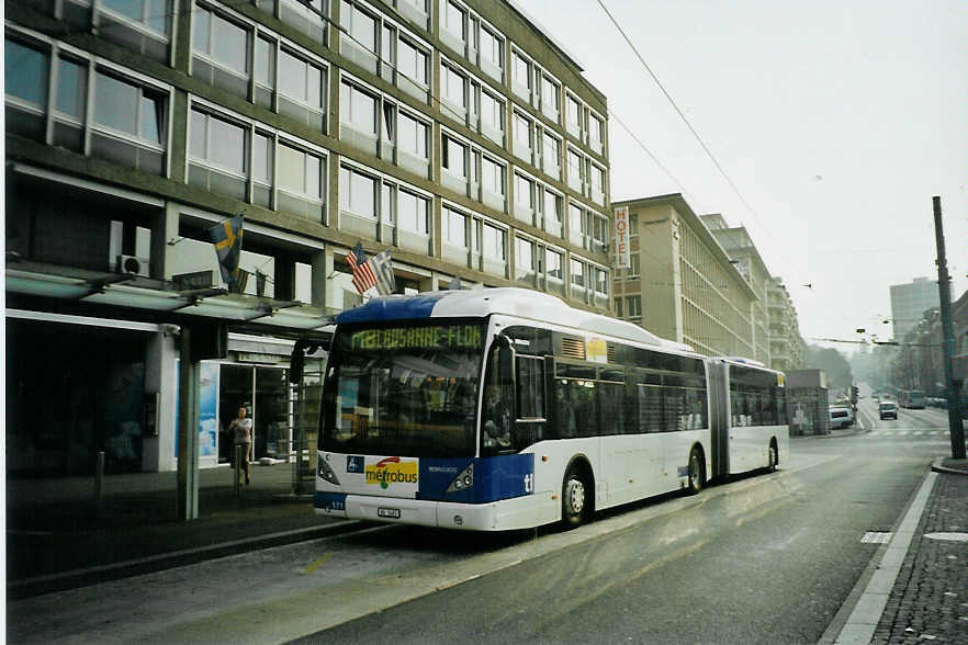 (092'522) - TL Lausanne - Nr. 571/VD 1481 - Van Hool am 17. Mrz 2007 beim Bahnhof Lausanne