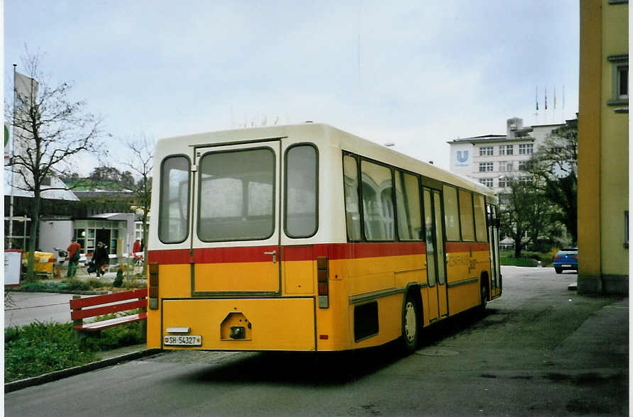 (093'230) - SB Schaffhausen - Nr. 27/SH 54'327 - Mercedes/Hess (ex Rattin, Schaffhausen Nr. 27) am 22. Mrz 2007 beim Bahnhof Thayngen