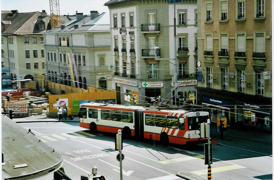 (093'626) - TL Lausanne - Nr. 884 - Saurer/Hess Gelenktrolleybus (ex TPG Genve Nr. 651) am 7. April 2007 in Lausanne, Rue Neuve