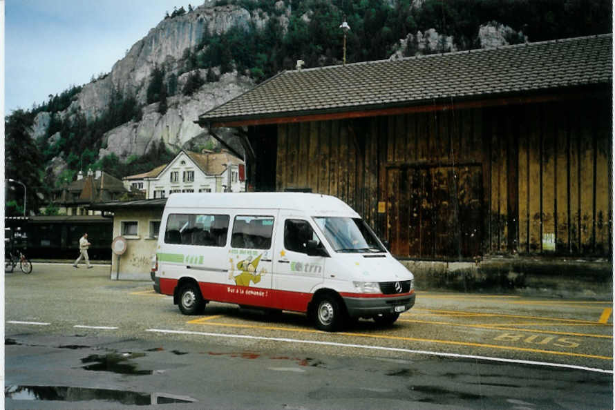(094'806) - RVT La Chaux-de-Fonds - Nr. 13/NE 32'613 - Mercedes am 27. Mai 2007 beim Bahnhof Fleurier