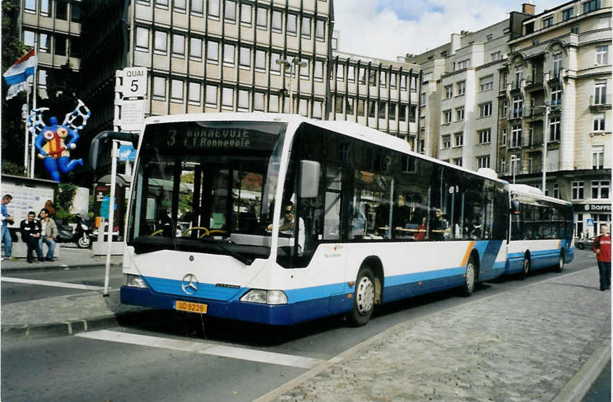 (098'812) - AVL Luxembourg - DU 9238 - Mercedes am 24. September 2007 in Luxembourg, Place Hamilius