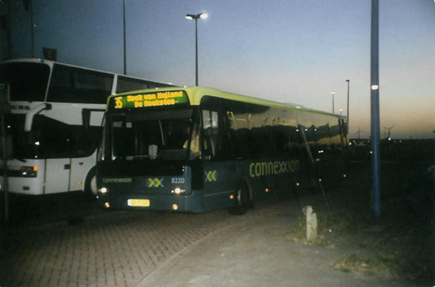 (098'925) - Connexxion - Nr. 8220/BN-TT-64 - VDL Berkhof am 24. September 2007 in Hoek van Holland, Haven