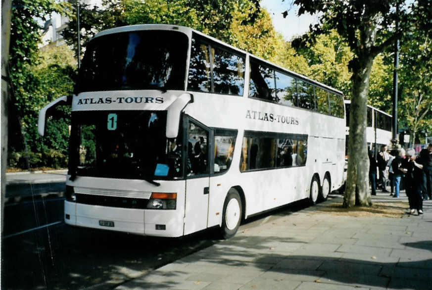 (098'928) - Aus der Schweiz: Atlas-Tours, Rothenburg - LU 109'383 - Setra am 25. September 2007 in London, Embankment