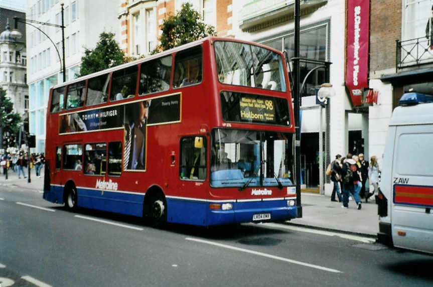 (099'003) - Metroline - Nr. VP 576/LK04 EMX - Dennis/Plaxton am 25. September 2007 in London, Oxford Street